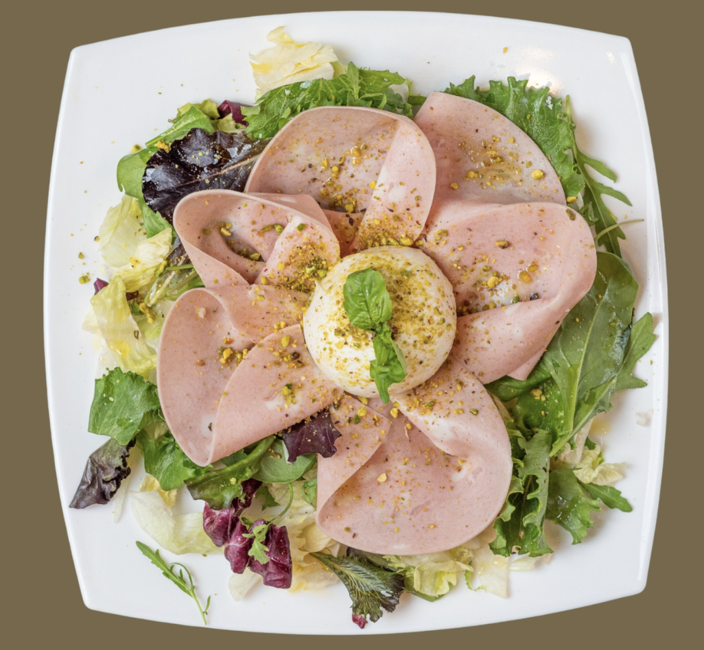 Бурата с мортадела